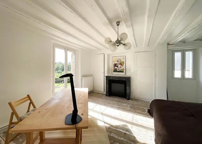 Semesterbostad Le Presbytere, Familiale La Poterie-au-Perche